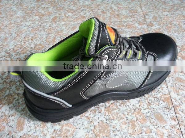 Fashionable Round Laces Green Lining Hiking Sports Shoes