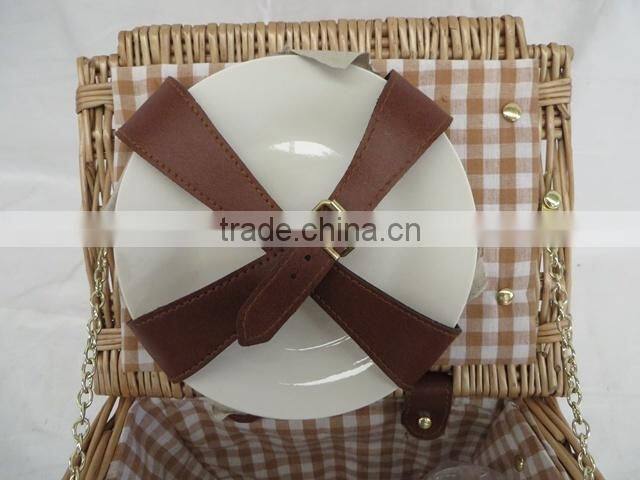 2014 New Style China 2 person Wicker bult Picnic basket set with cutlery