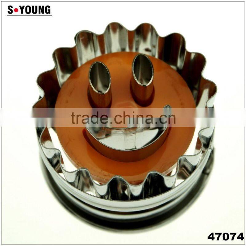 47074 Cake Pan Smile Shape Cookie Cutters Press Mold Biscuit Decorating Tools