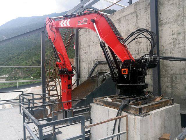 pedestal boom system.jpg