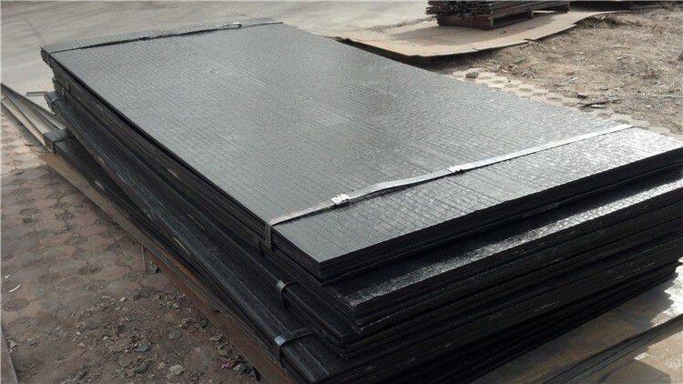 Wodon super hard compound hardfacing plate with chrome alloy layer