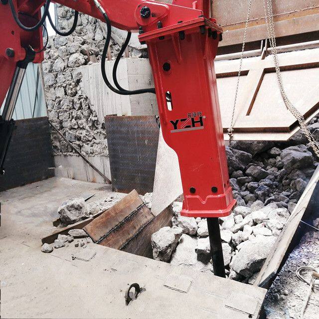 static rockbreaker boom system.jpg