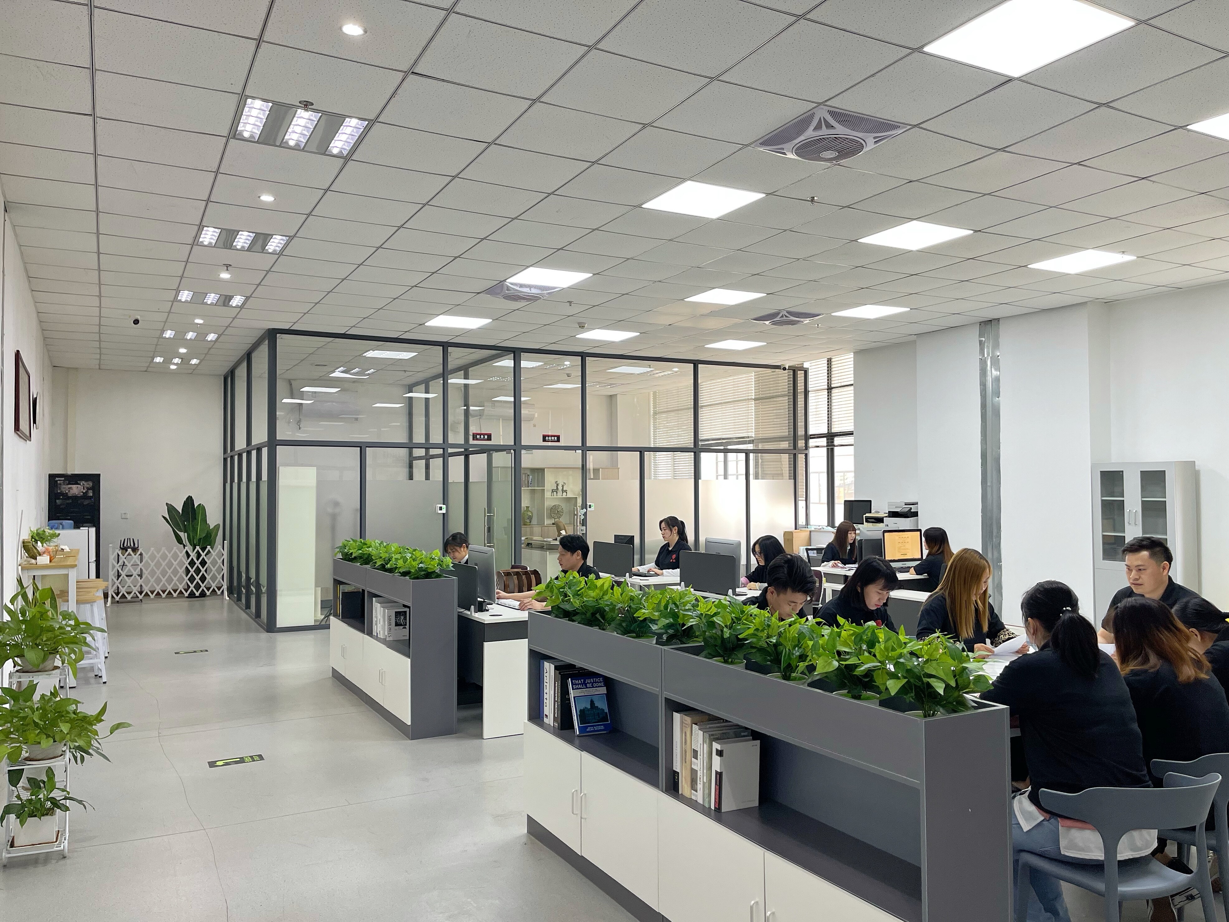 Shenzhen Euufree Pet Products CO., LTD company overview - view 2