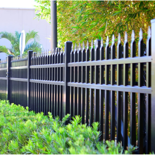 Cerca de Ferro: O Guia Definitivo para Cercas de Ferro Forjado para o Seu Jardim