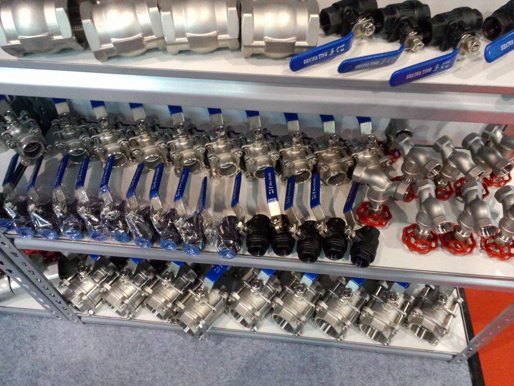 Was soll ich tun, wenn ein Kugelhahn einfach nur durch Drehen leicht bricht?