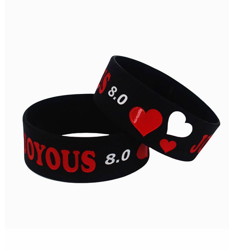 High Quality Customized Glow in Dark Silicone Wristbands for Promotional Events and Fitness Activities