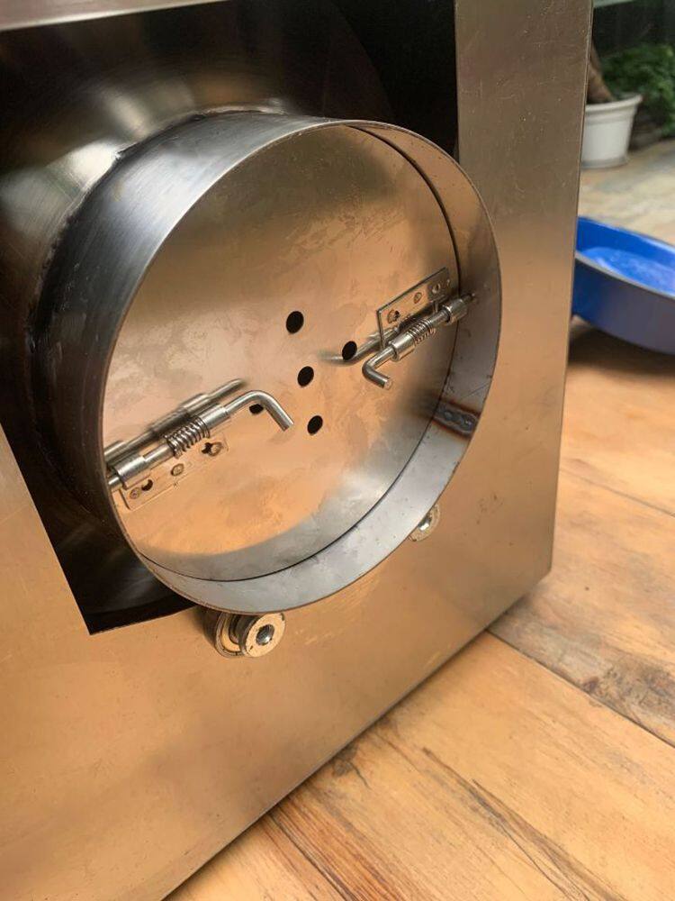 炒货机端板实拍照片 5型是1个大一点的圆孔。10型和20型是多个小孔。20200925180948.jpg