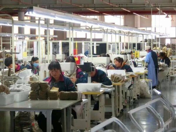 Baoshan Wolong Footwear Co.,LTD company overview - view 2