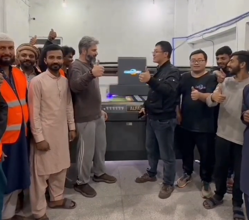 UV Flatbed Printer установлен в Пакистане