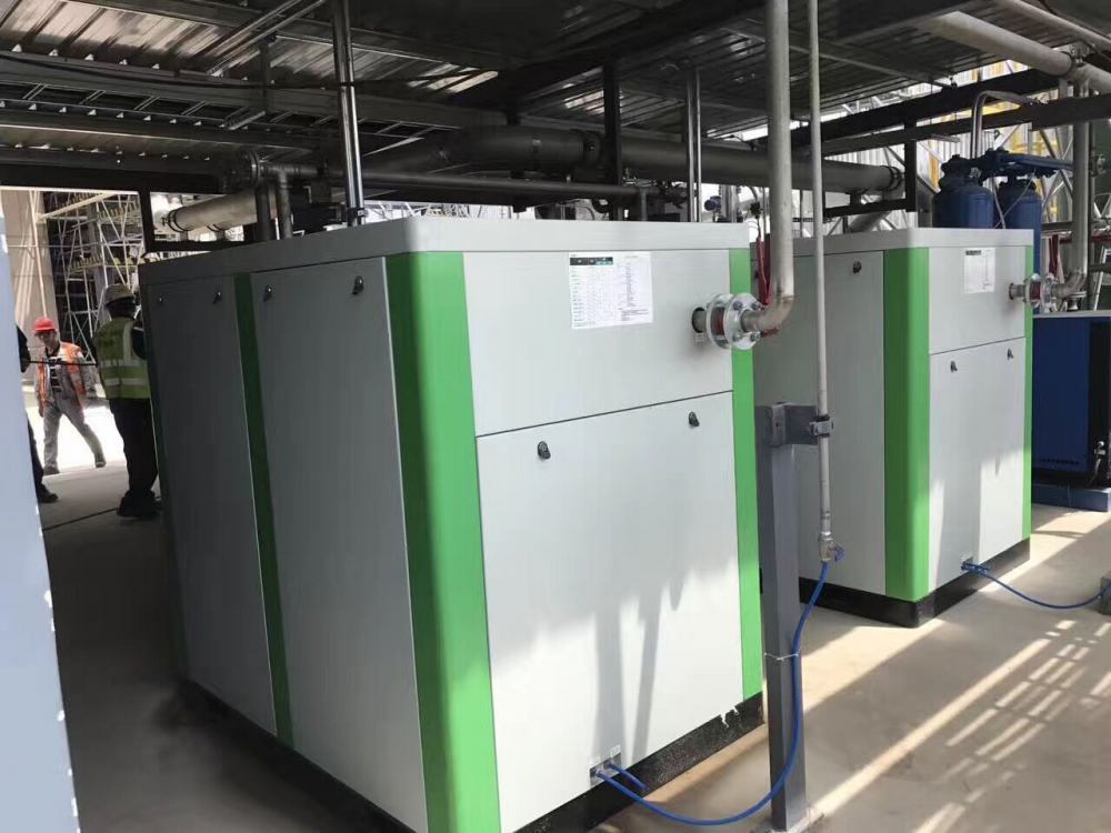 Photo of the oil-free screw air compressor in operation