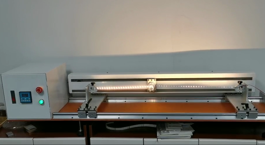 LED strip light distortion test machine