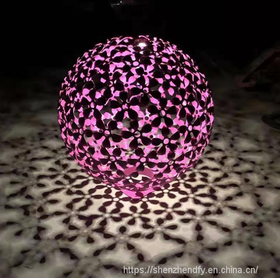 Gardenlaserhollowspheresculpture