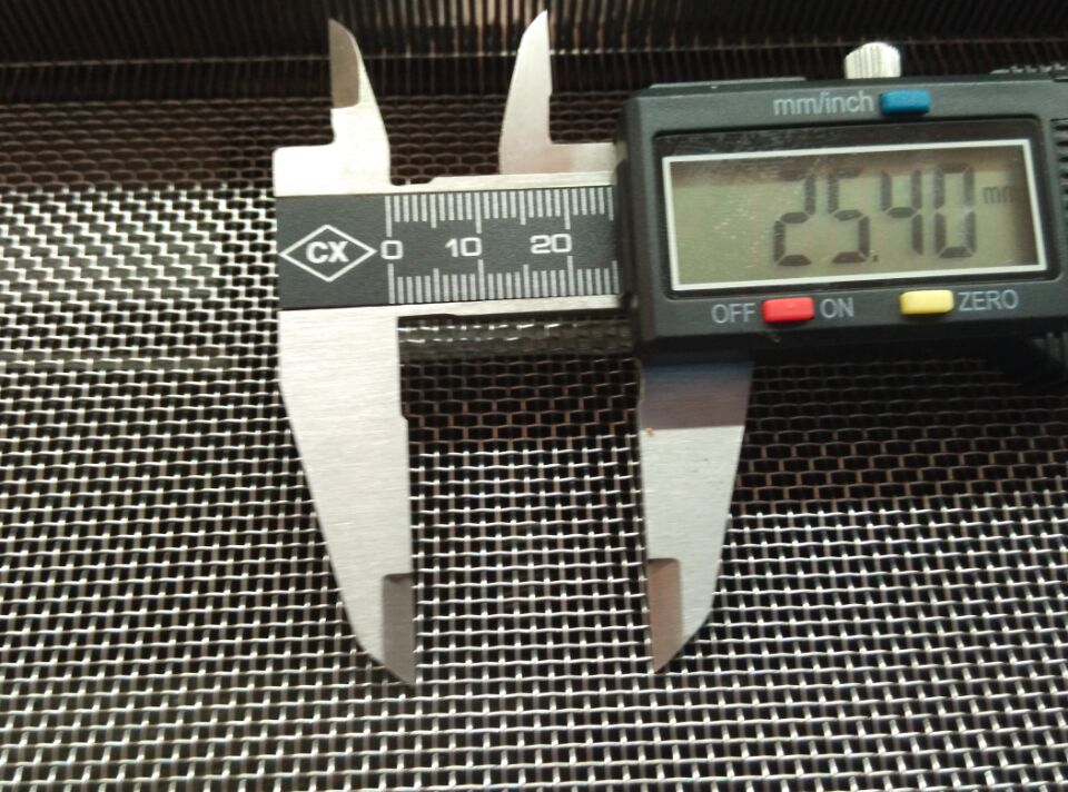 How to measure the mesh for stainless steel wire mesh?