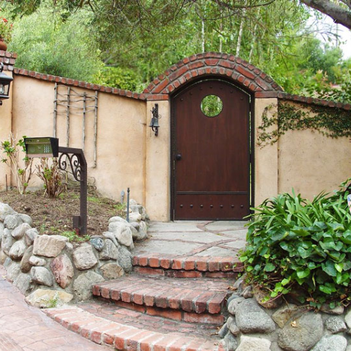 spanish style wood fence (1)