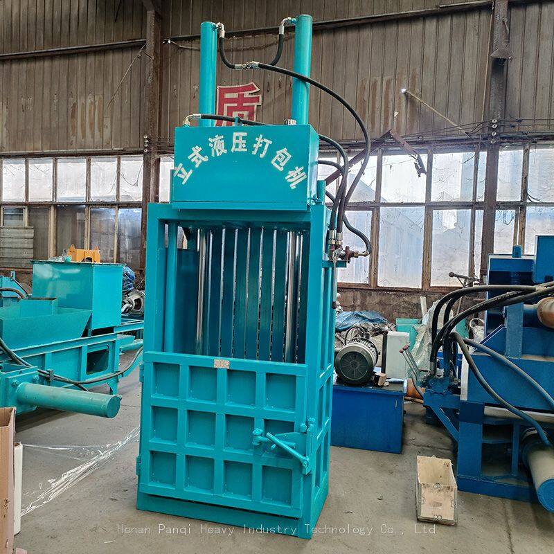 Vertikale hydraulische Ballenpressen sind zum Flaggschiffprodukt von Henan Panqi Heavy Industry geworden