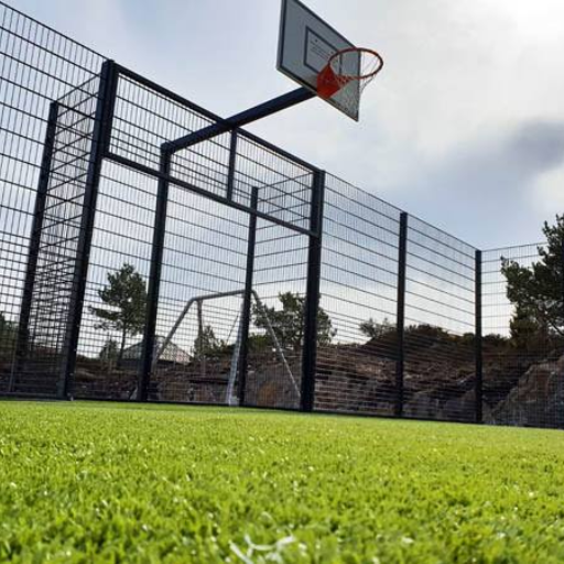 home basketball court fence (1)