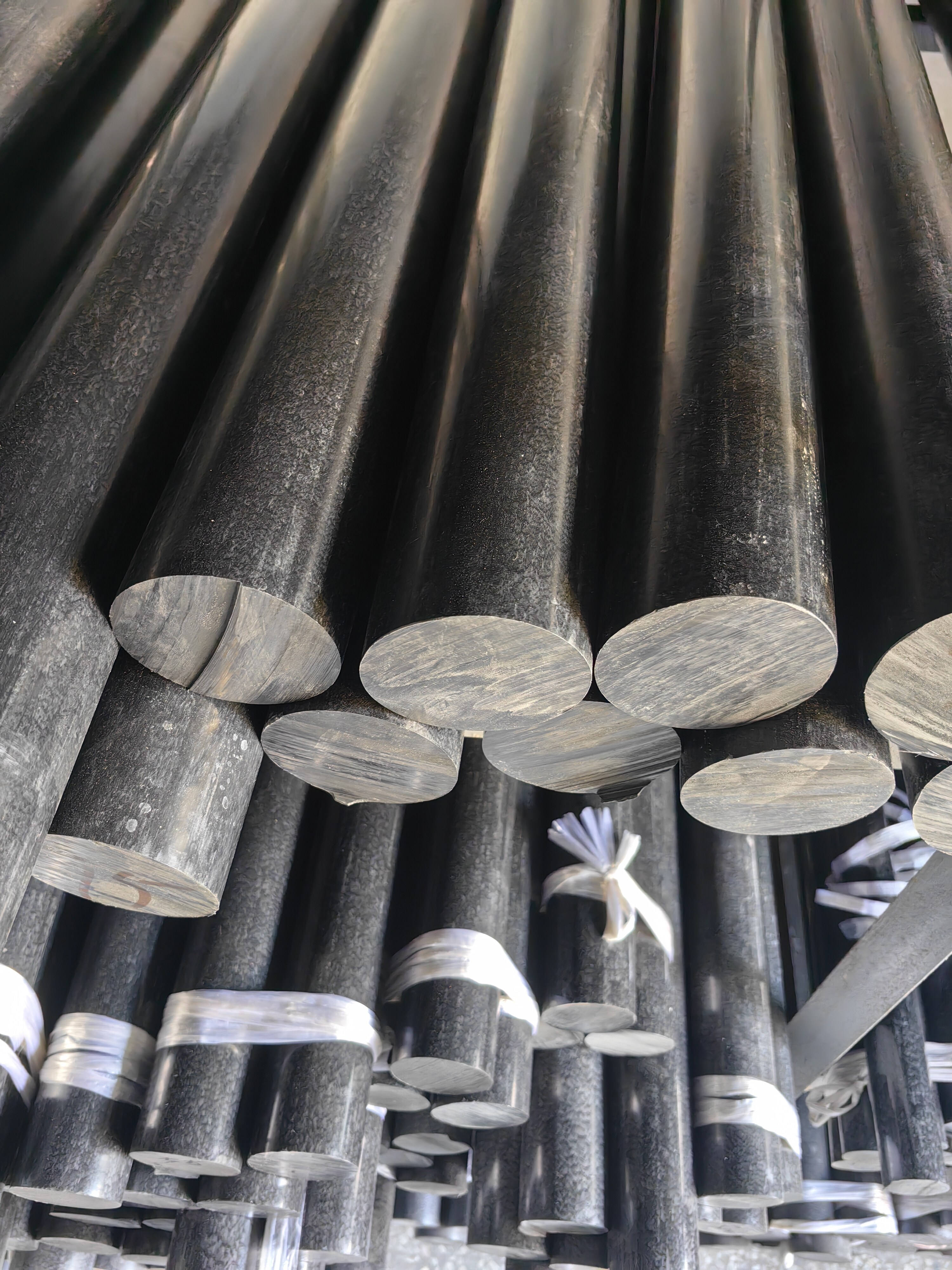 The factory manufactures POM (polyoxymethylene) rods and offers customized processing services