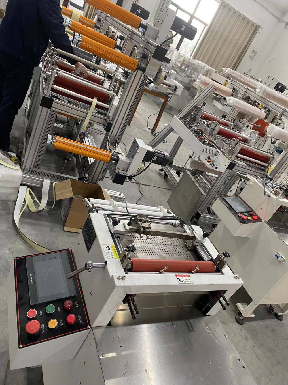 multilayer laminating machine (1)