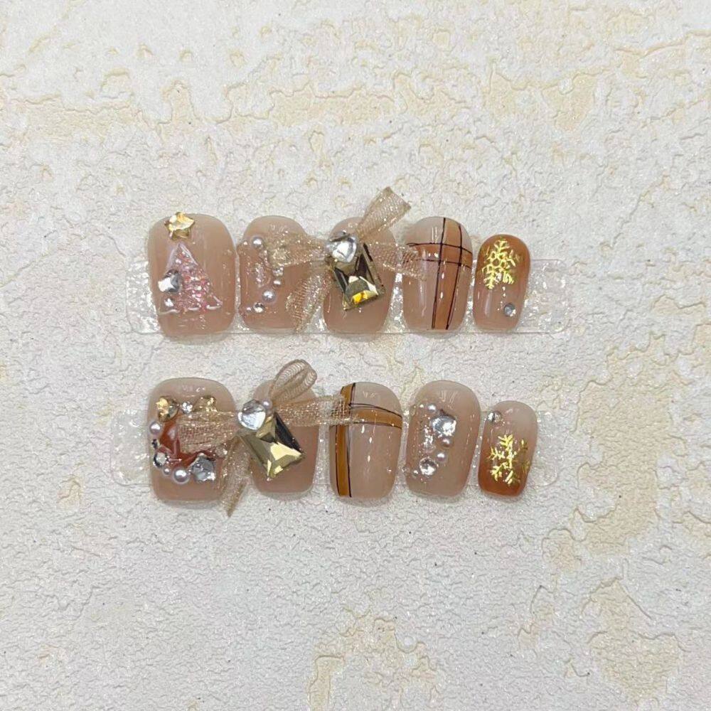 Nude Color Wearable Manicure.jpg