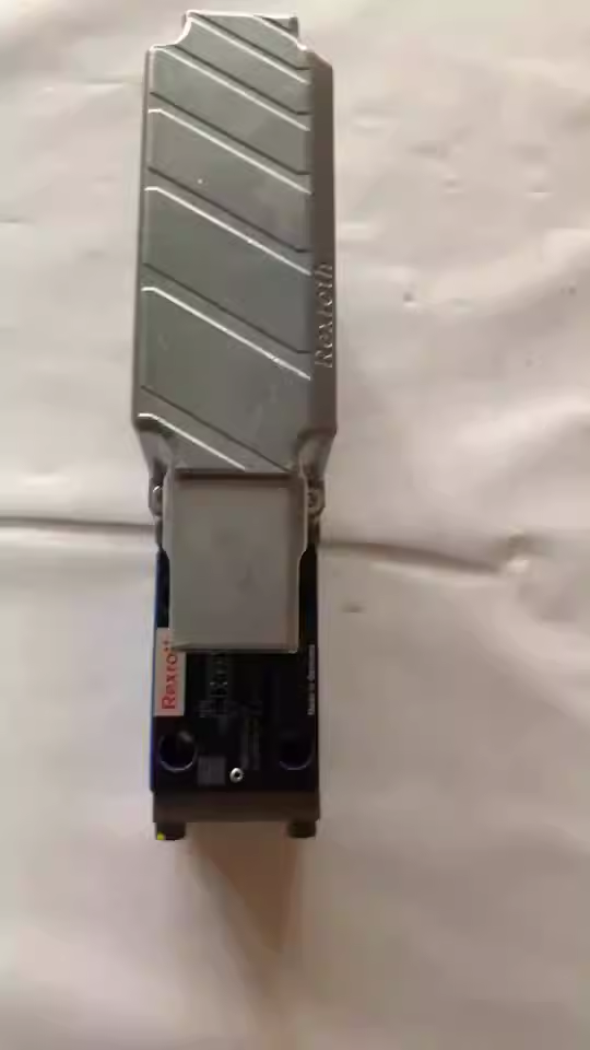 4WRPEH Rexroth Proportional Directional Valve R901494254 4WRPEH10C4B50L-3X/M/24A1