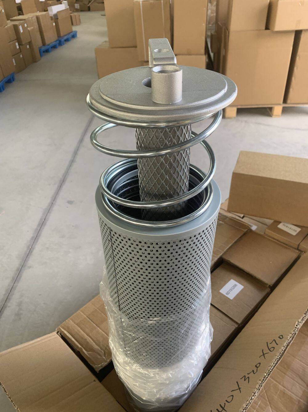 What is the function of the 60072195 fuel filter in the system?