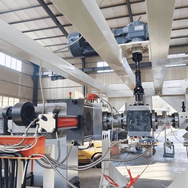 screen changer and metering pumps .jpg