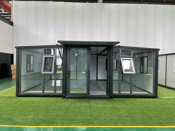 New choices for mobile spaces：Expandable Container House