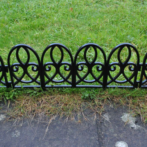 small wrought iron garden fence (2)