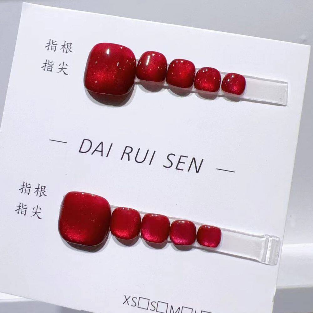 toe nail designs 2025.jpg