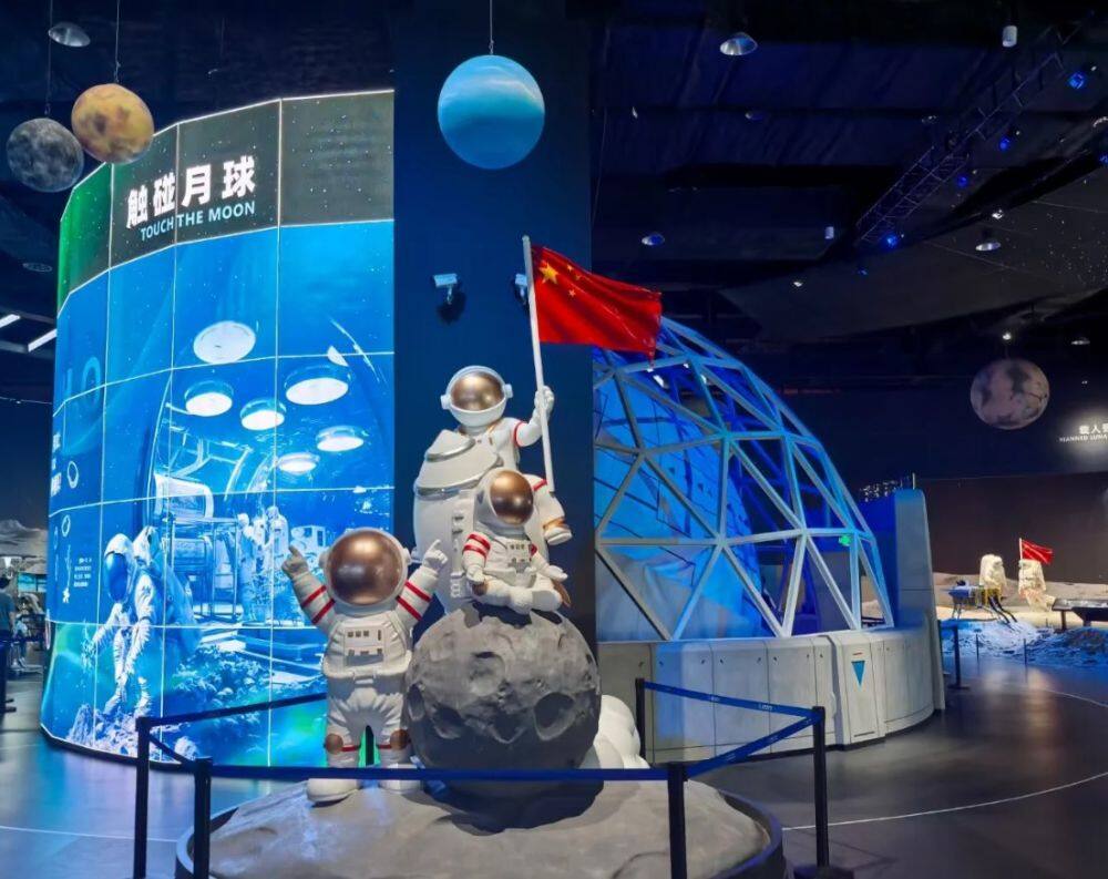 月球宇航员 - 1K JPEG