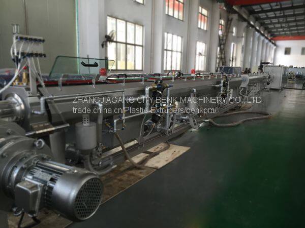 high speed PE pipe extrusion line-benk machinery