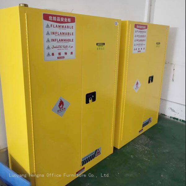 ¿Cómo las fábricas de electrónica previenen las fugas de químicos utilizando gabinetes de seguridad?