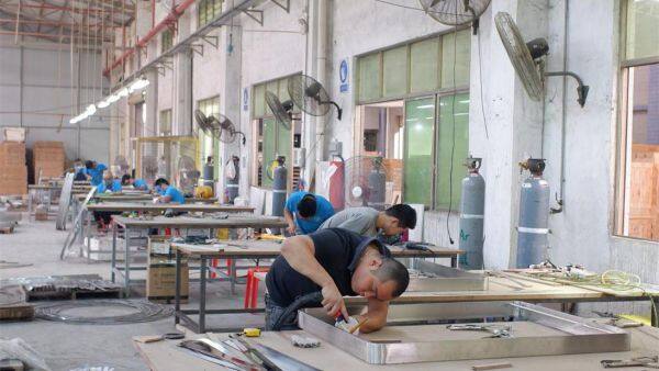 Huizhou Panda Frame And Mirror Arts Co. Ltd. company overview - view 1