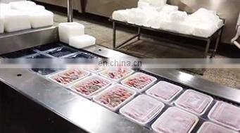 Stable quality crayfish cleaning and cooking production line