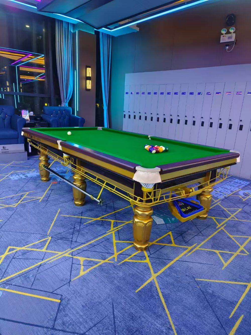 金腿台球桌