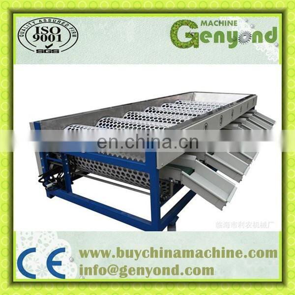 Tomato grading machine for easy operation