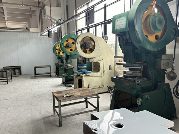 Jiangmen Shunhan Kitchen And Bath Technology Co., Ltd company overview - view 4