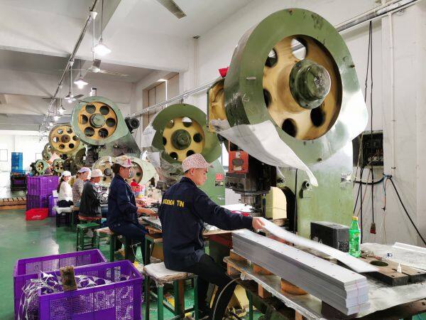 Ningbo Juchuang Tin Box Co., Ltd. company overview - view 3