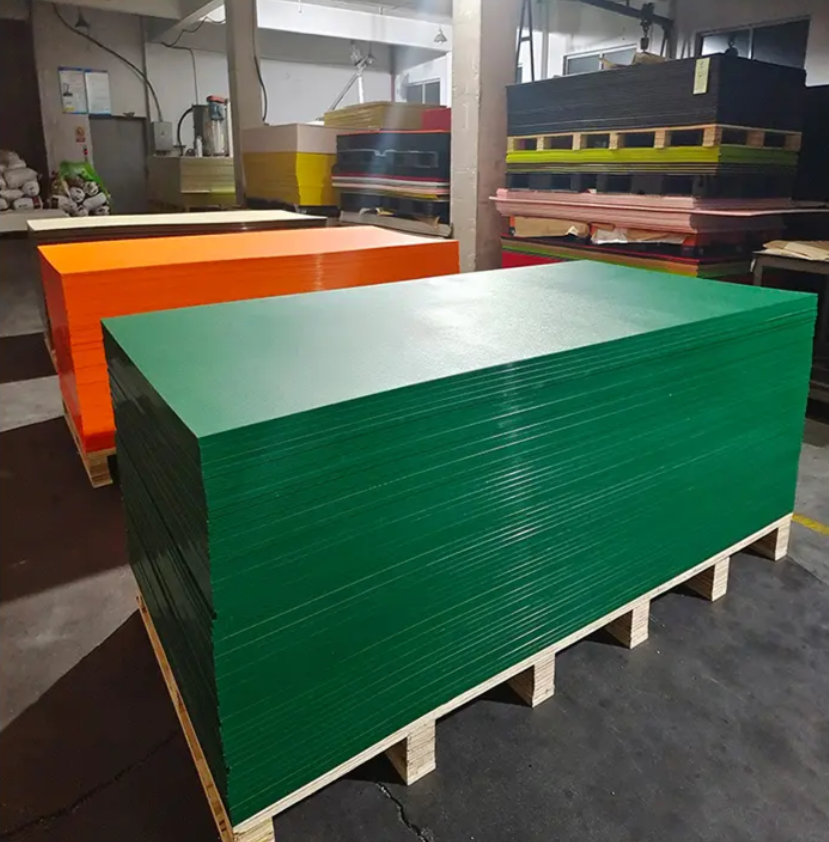 Лист из UHMWPE, разрезанный по размеру