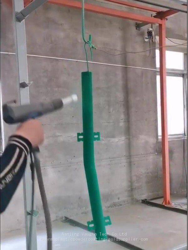 electrostatic spray thermoplastic powder on preheated part - frame at 0m24s(1)