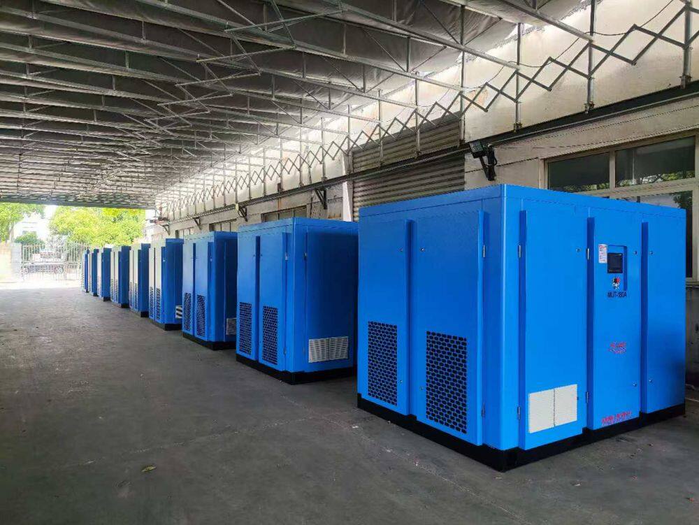 Energy-saving screw air compressor