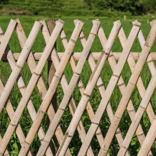 how to make a bamboo fence (3)