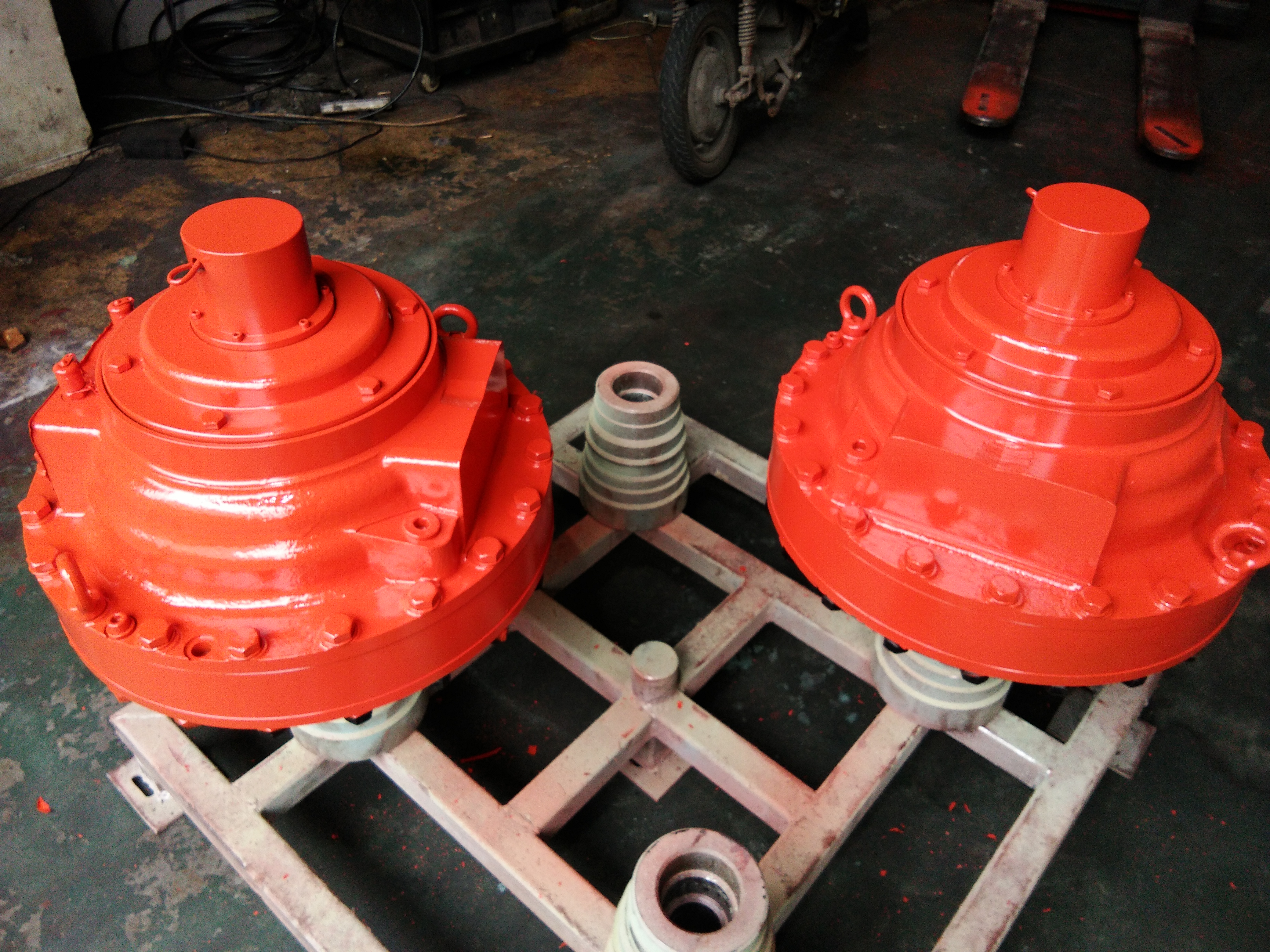 CUSTOMIZED CA140 HAGGLUNDS MOTOR FOR DOMESTIC CUSTOMER.