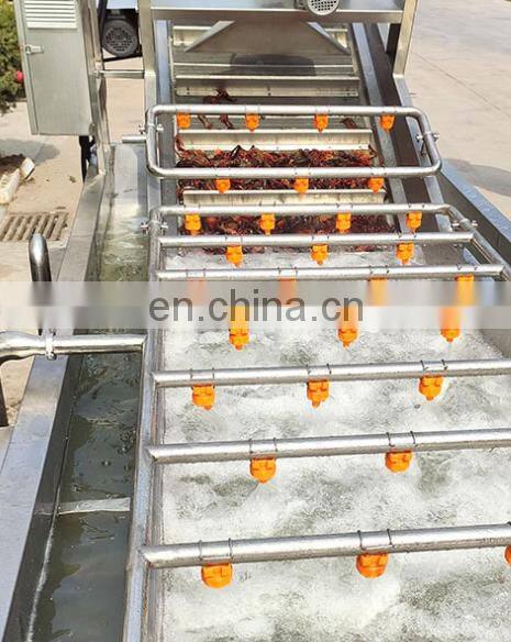 Stable quality crayfish cleaning and cooking production line