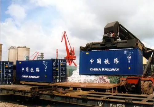 Why does the Central Asian railway transport need to be reloaded when it arrives at the port