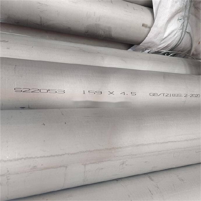 What details should be paid attention to when conducting the solution treatment for duplex stainless