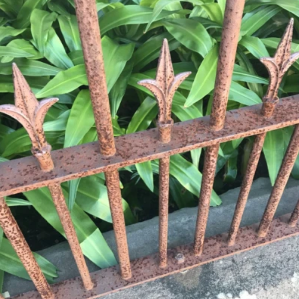 How to Fix a Fence in a Community Villa: A Step-by-Step Guide