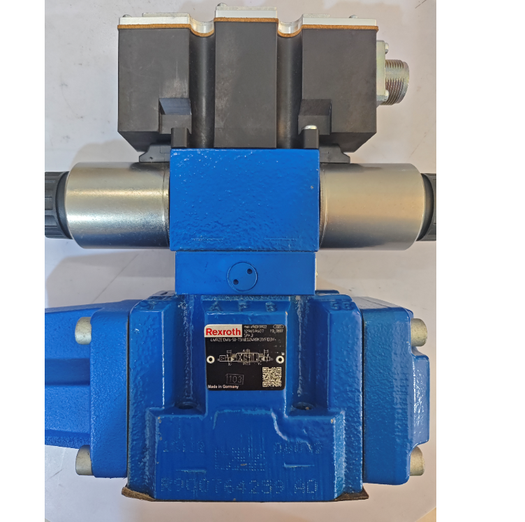 Rexroth 4WRZE16W8-150-7X/6EG24N9EK31/F1D3M Proportional Directional Valve R900757605
