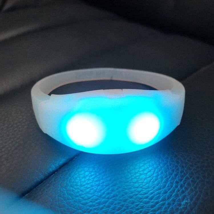 Big Concerts Party Favor LED Glowing Bracelets On Off Blinking Custom LED Wristband
