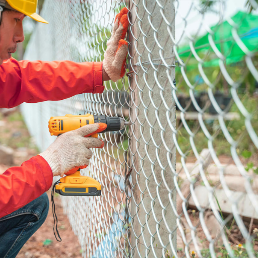 repairing a chain link fence (4)